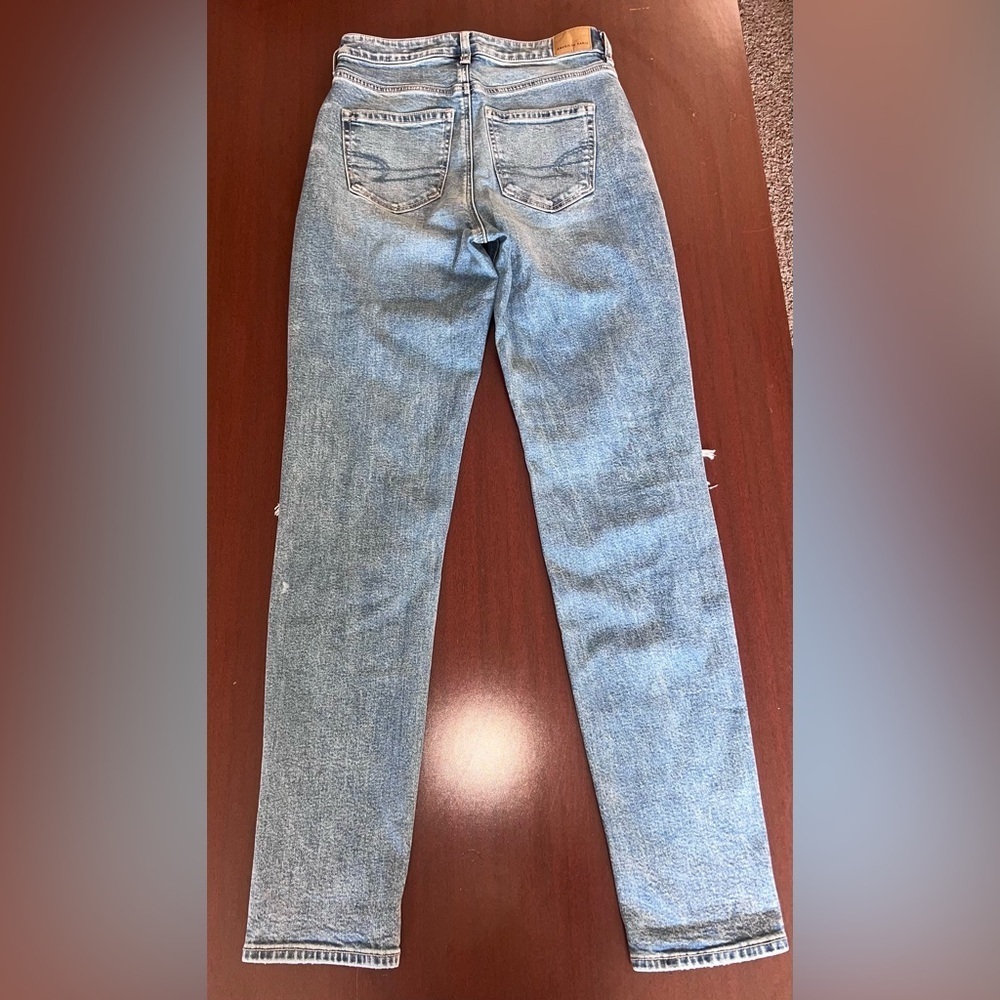 American Eagle Outfitters Classic Blue Denim Mom Jean - Picture 4 of 8